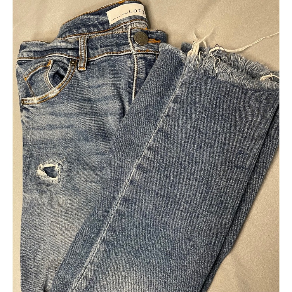 LOFT Modern Straight Leg Distressed Jeans Medium Wash Raw Hem Size 6 28(26)
